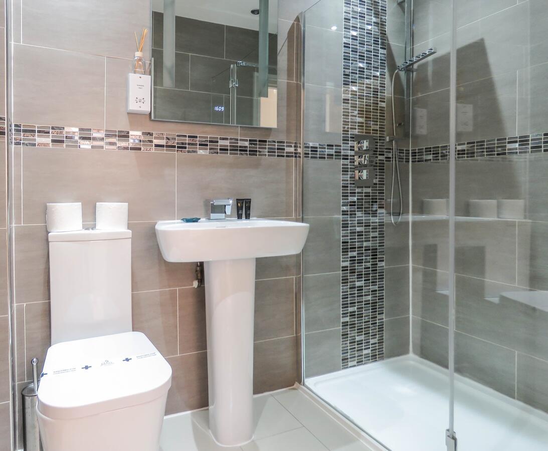 Tudors Esuites Four Bedroom House Holiday home