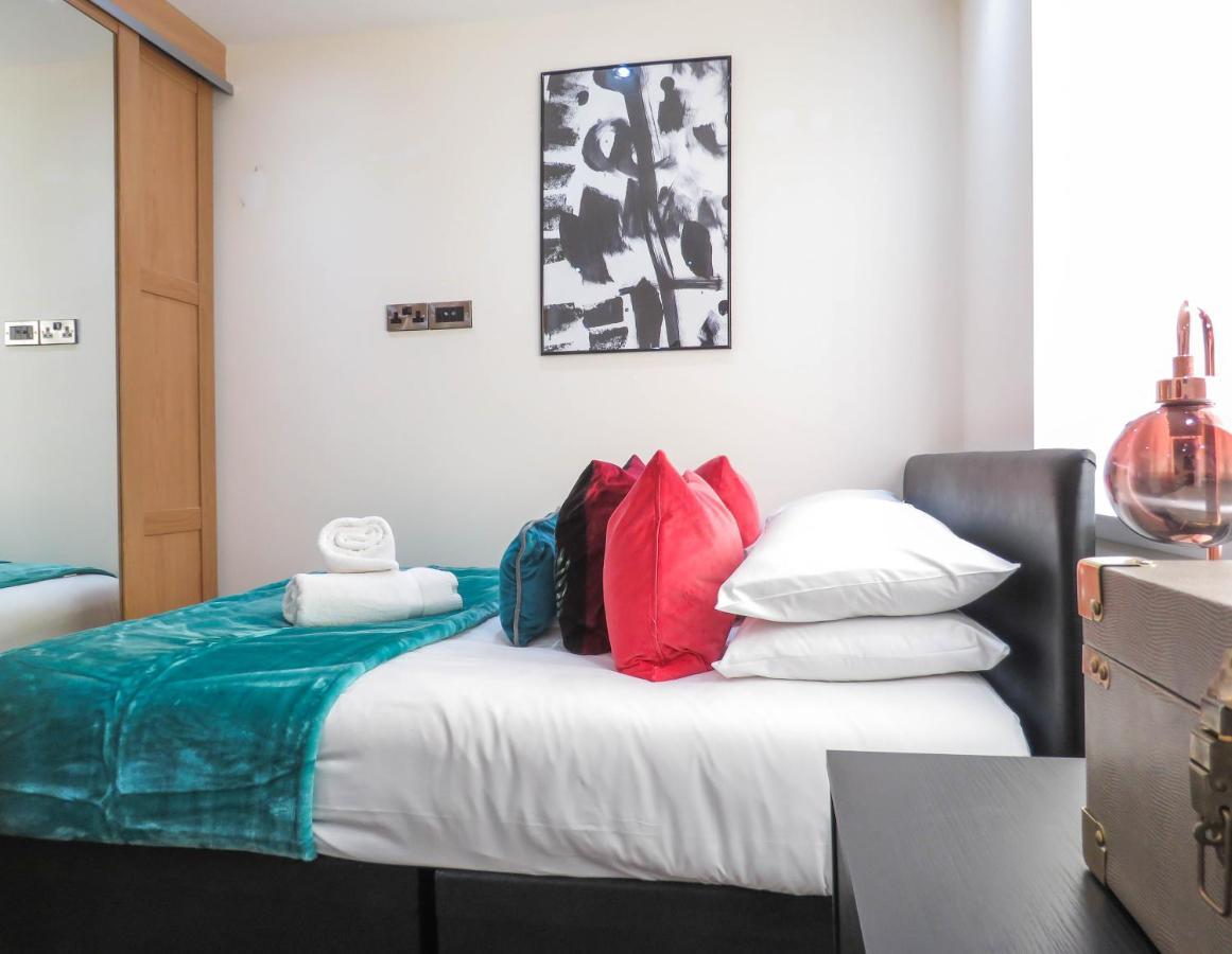 Tudors Esuites Four Bedroom House Holiday home *