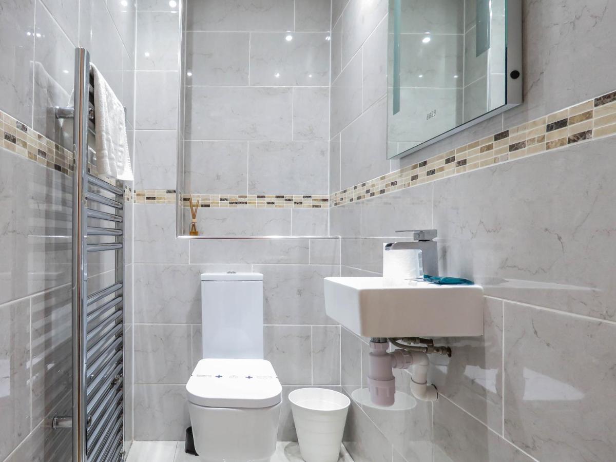 Tudors Esuites Four Bedroom House Holiday home